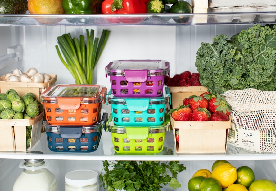 Meals in separate tupperware containers 